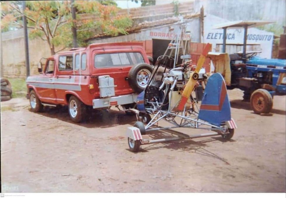 Girocóptero Subira em pista de pouso